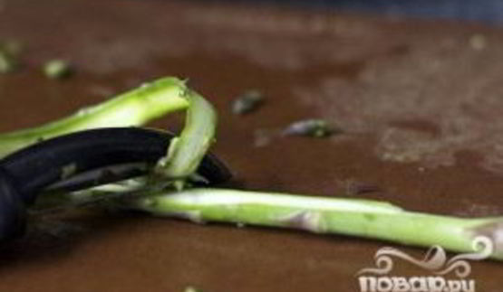 пицца со спаржей и луком