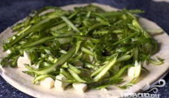 пицца со спаржей и луком