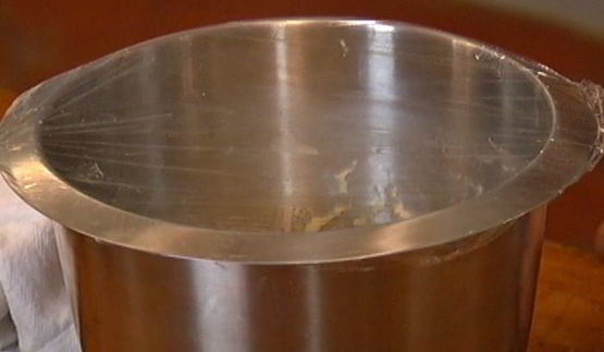 пицца со спаржей, сыром таледжо и спеком