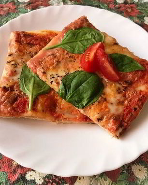 Потрясающая итальянская пицца с моцареллой