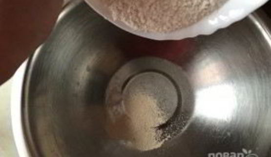 потрясающая итальянская пицца с моцареллой