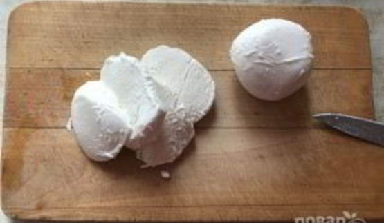 потрясающая итальянская пицца с моцареллой