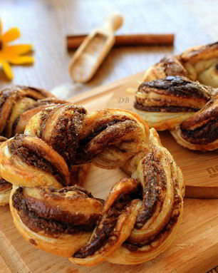 Крученые пончики с нутеллой