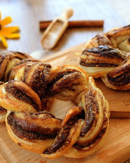 Рецепт крученых пончиков с нутеллой