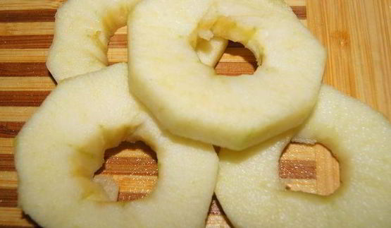 пончики с яблоками и коньяком