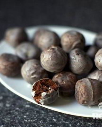 Рецепт шоколадных пончиков в глазури