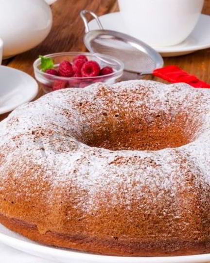 Рецепт коврижки на кефире с вареньем