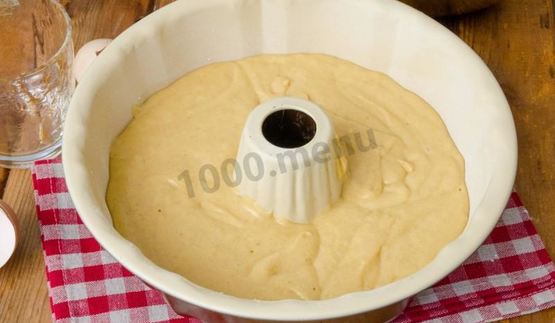 коврижка на кефире с вареньем