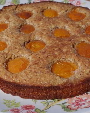 Миндальная коврижка с абрикосами