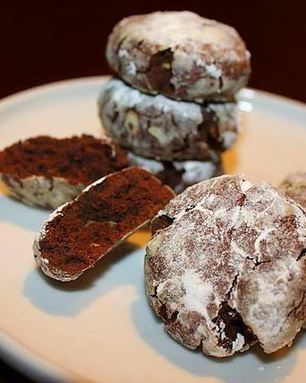 Шоколадные пряники с трещинками