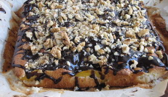 фруктовая шарлотка с шоколадной глазурью