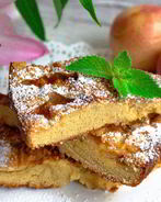 Классическая шарлотка с яблоками и нектаринами