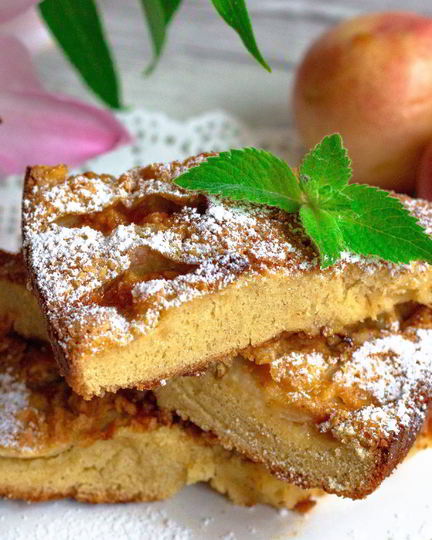 Рецепт классической шарлотки с яблоками и нектаринами