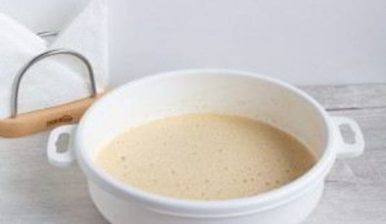 классическая шарлотка с яблоками и нектаринами