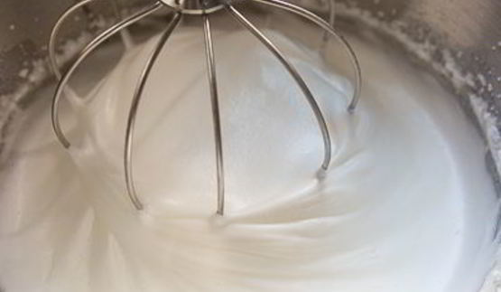 классическая яблочная шарлотка