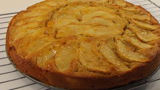 Шарлотка с яблоками