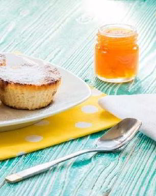 Шарлотка абрикосовая