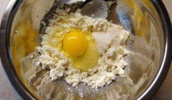 шарлотка из сухарей с яблоками