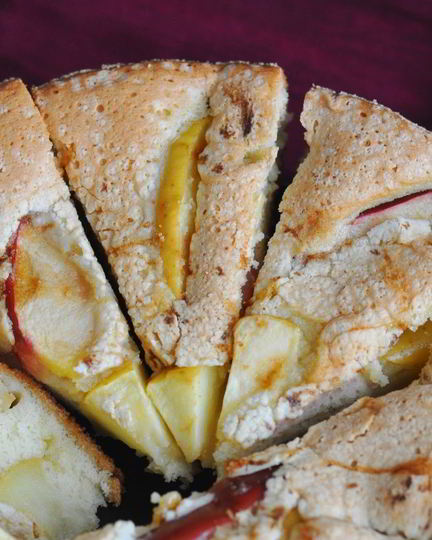 Рецепт шарлотки из яблок в духовке