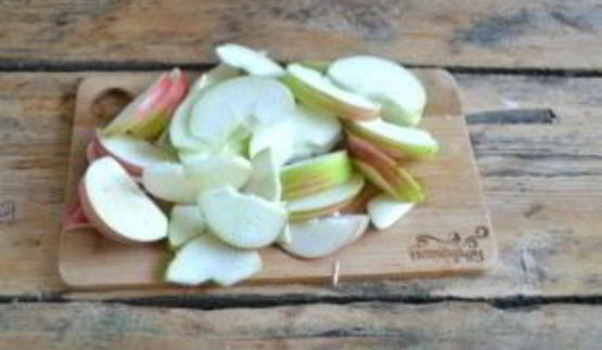 шарлотка классическая с яблоками