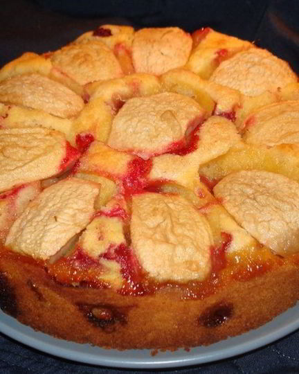 Рецепт шарлотки на кефире в мультиварке