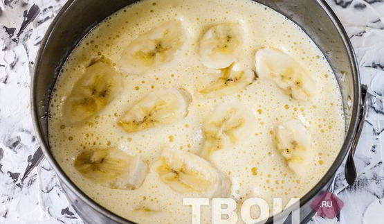 шарлотка с бананами