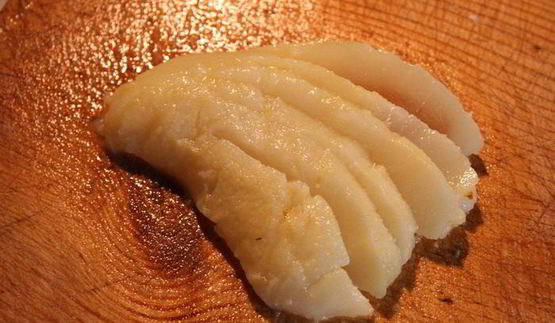 шарлотка с грушами и орехами