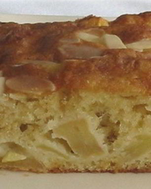 Шарлотка с грушами и яблоками