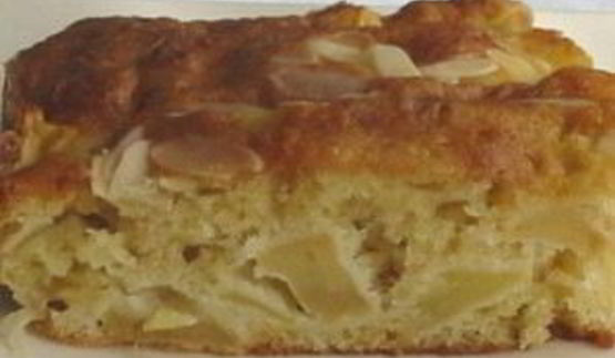 шарлотка с грушами и яблоками