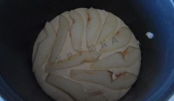 шарлотка с грушами в мультиварке