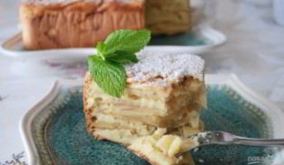 шарлотка с яблоком