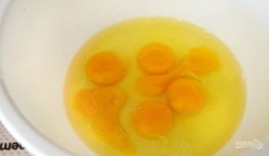 шарлотка с яблоком