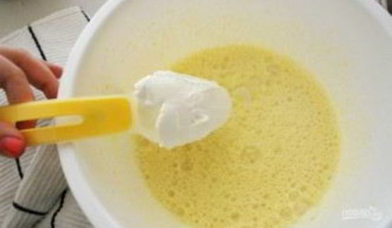 шарлотка с яблоком