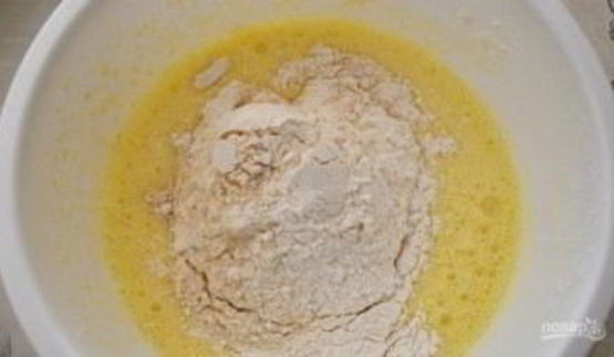 шарлотка с яблоком