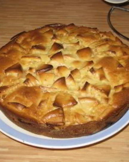 Рецепт шарлотки со сметаной и яблоками