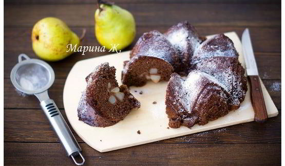 шоколадная шарлотка с грушей и корицей