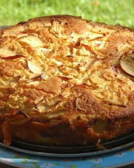 Рецепт яблочной шарлотки на сидре