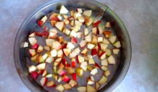 яблочная шарлотка