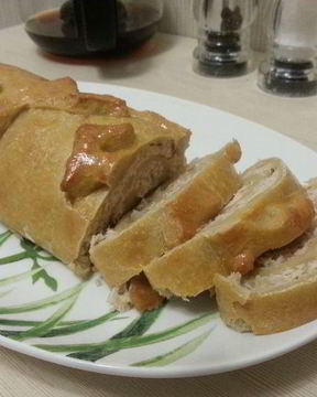 Мясо-капустный штрудель из кабачкового теста