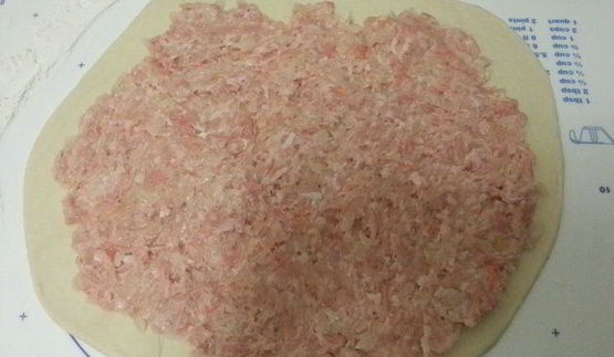 мясо-капустный штрудель из кабачкового теста