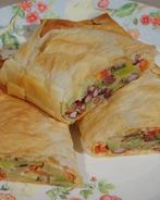 Овощной штрудель с фасолью и паприкой