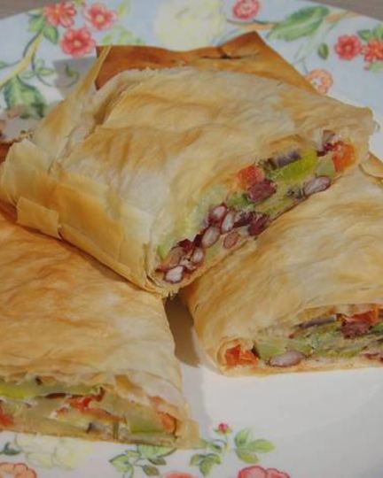 Рецепт овощного штруделя с фасолью и паприкой