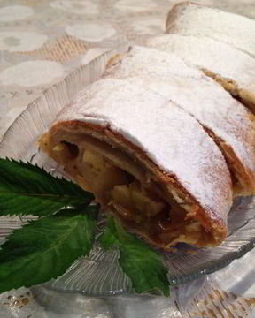 Штрудель из покупного слоеного теста