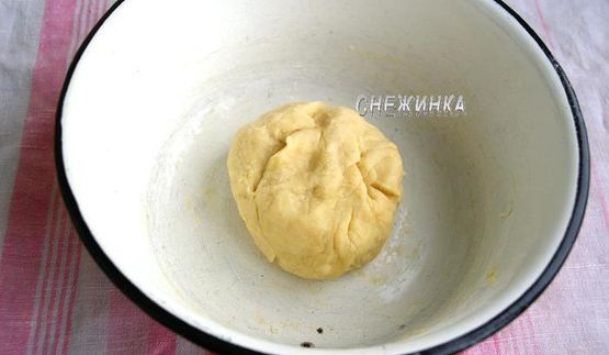 штрудель с картофелем и грибами в сливочно-сырном соусе