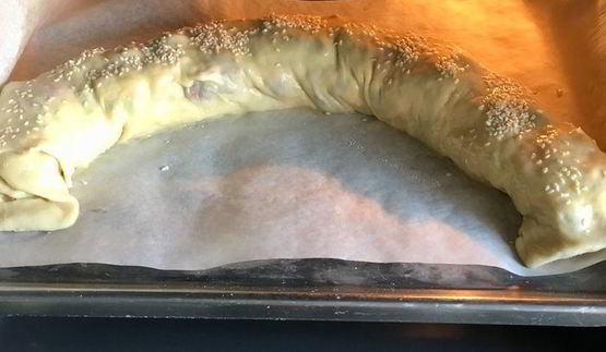 штрудель с лососем, фасолью и рикоттой