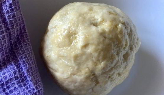 штрудель с лососем, фасолью и рикоттой