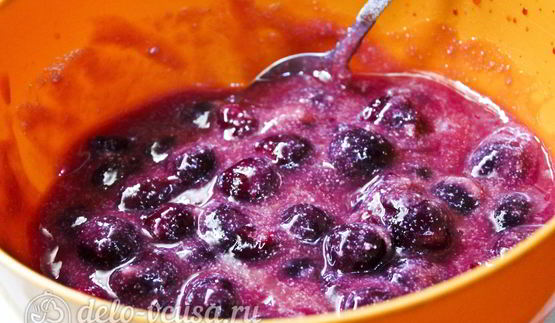 штрудель с вишней из слоеного теста