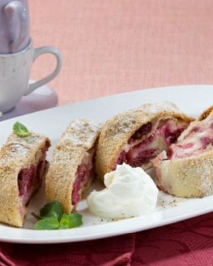 Рецепт штруделя с вишнями и фундуком