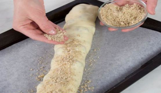 штрудель с вишнями и фундуком