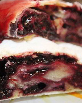 Штрудель со смородиной